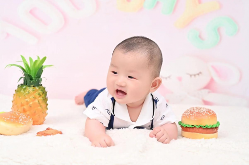 单县宝宝在妈妈肚子里